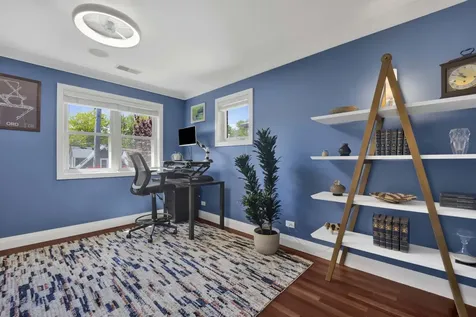 1621 West Rosehill Drive Chicago IL 60660
