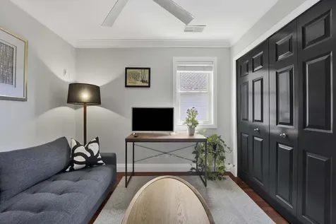 1621 West Rosehill Drive Chicago IL 60660