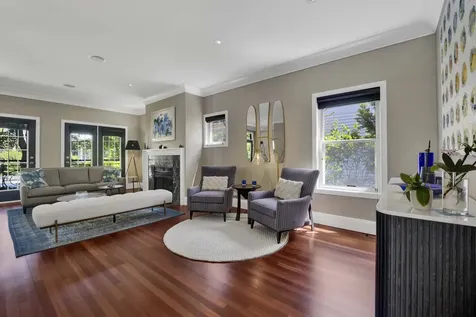 1621 West Rosehill Drive Chicago IL 60660