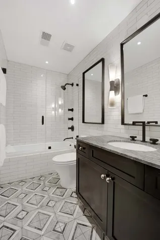 1621 West Rosehill Drive Chicago IL 60660