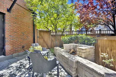 1621 West Rosehill Drive Chicago IL 60660