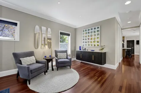 1621 West Rosehill Drive Chicago IL 60660