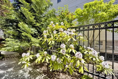 1621 West Rosehill Drive Chicago IL 60660