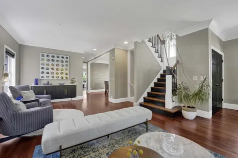 1621 West Rosehill Drive Chicago IL 60660