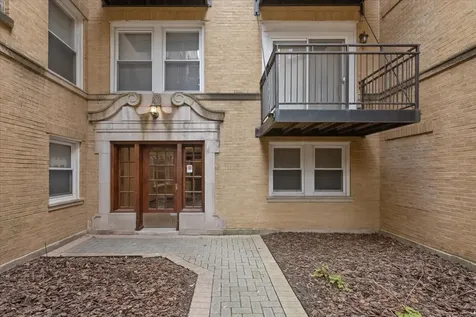 7050 North Damen Avenue Chicago IL 60645