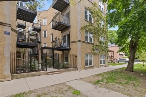 7050 North Damen Avenue Chicago IL 60645