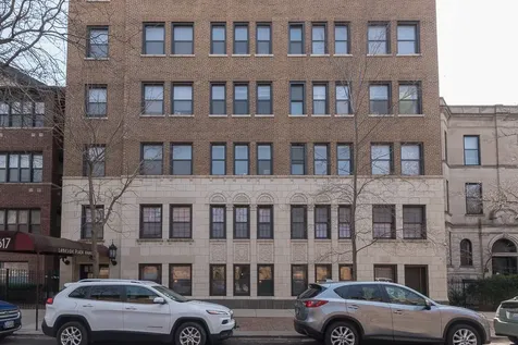 817 West Lakeside Place Chicago IL 60640