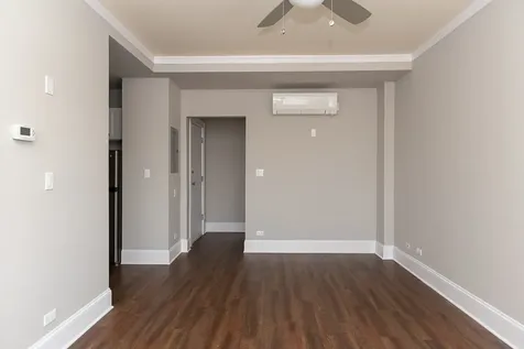 817 West Lakeside Place Chicago IL 60640