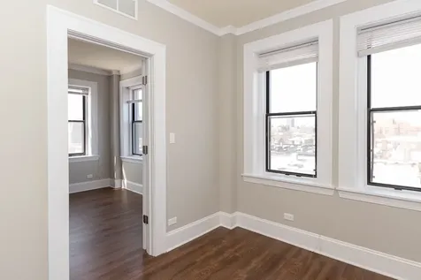 817 West Lakeside Place Chicago IL 60640