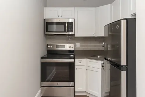 817 West Lakeside Place Chicago IL 60640