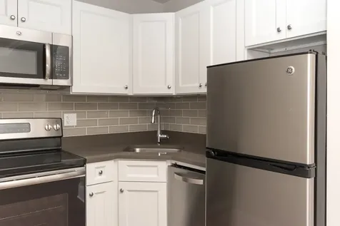 817 West Lakeside Place Chicago IL 60640