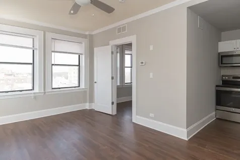 817 West Lakeside Place Chicago IL 60640