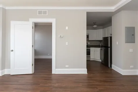 817 West Lakeside Place Chicago IL 60640