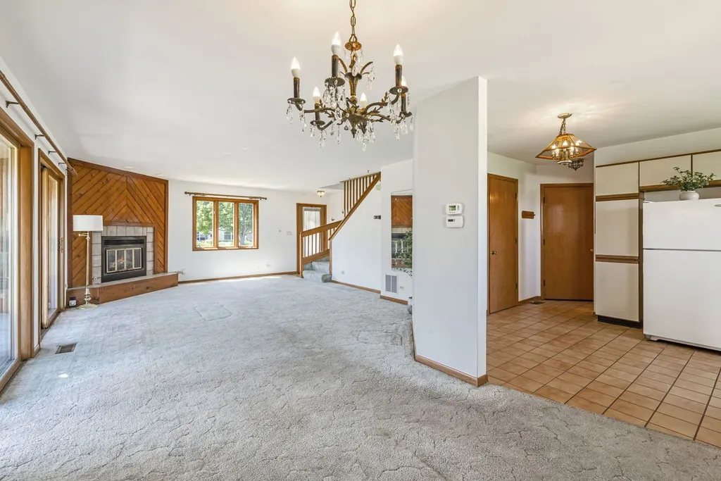 216 Sunshine Drive Bolingbrook IL 60490