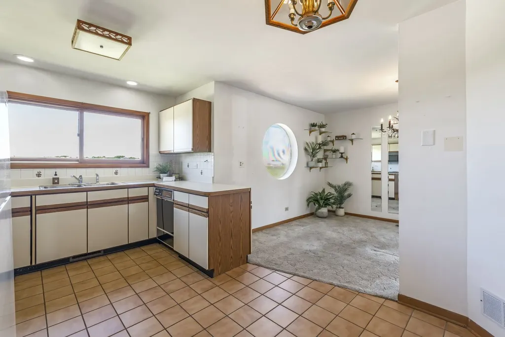 216 Sunshine Drive Bolingbrook IL 60490