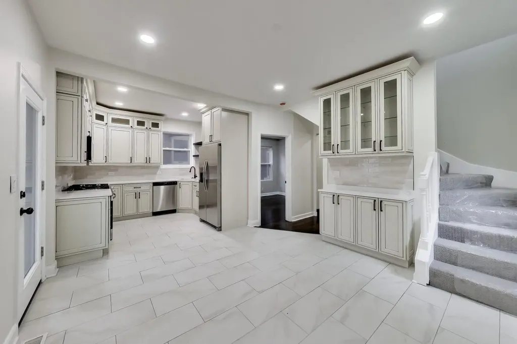 7818 South Merrill Avenue Chicago IL 60649