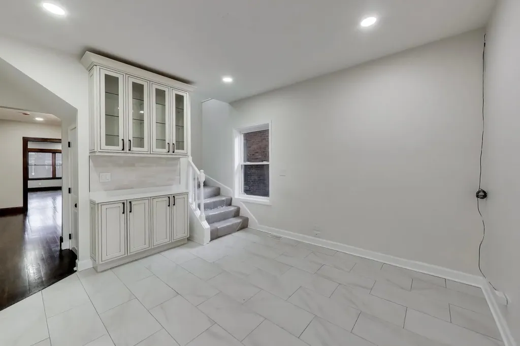 7818 South Merrill Avenue Chicago IL 60649