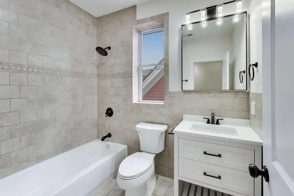 7818 South Merrill Avenue Chicago IL 60649