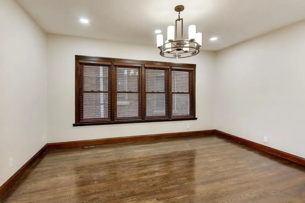 7818 South Merrill Avenue Chicago IL 60649