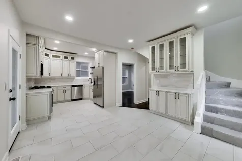 7818 South Merrill Avenue Chicago IL 60649
