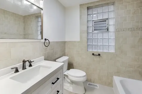 7818 South Merrill Avenue Chicago IL 60649