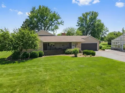 1126 East State Street Sycamore IL 60178