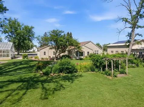 1126 East State Street Sycamore IL 60178