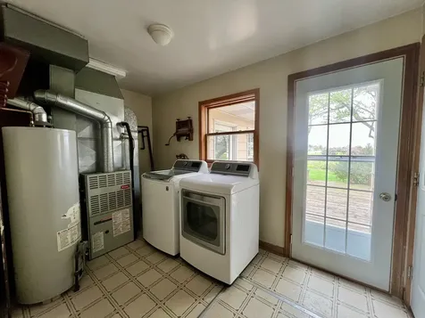 1126 East State Street Sycamore IL 60178