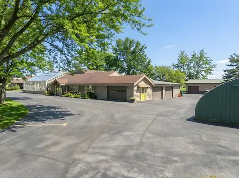 1126 East State Street Sycamore IL 60178
