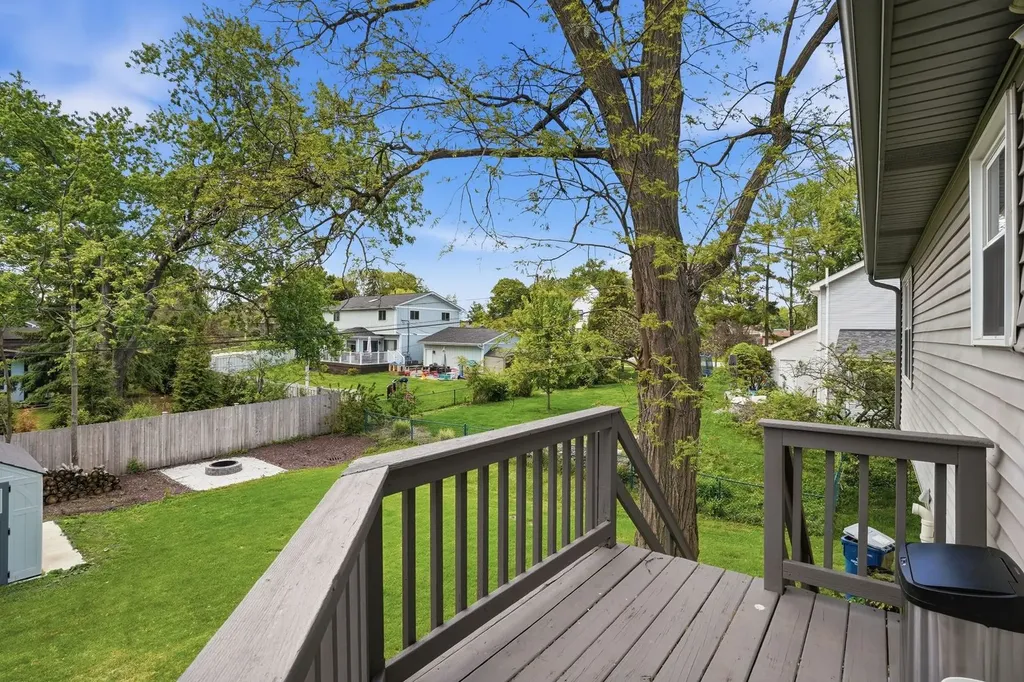 6212 Leonard Avenue Downers Grove IL 60516