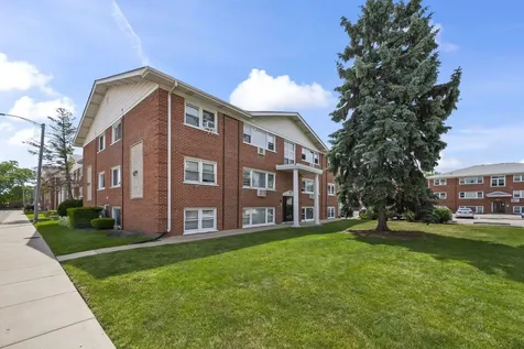 10121 Hartford Court Schiller Park IL 60176