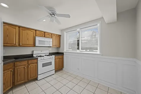 10121 Hartford Court Schiller Park IL 60176