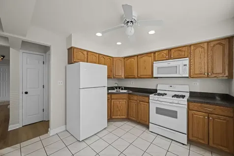 10121 Hartford Court Schiller Park IL 60176