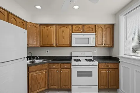 10121 Hartford Court Schiller Park IL 60176