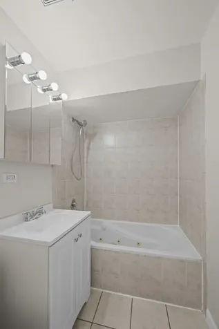 10121 Hartford Court Schiller Park IL 60176