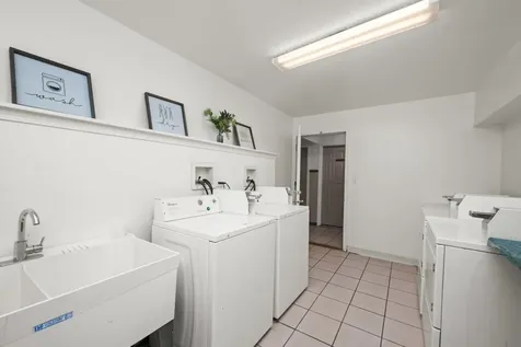 10121 Hartford Court Schiller Park IL 60176