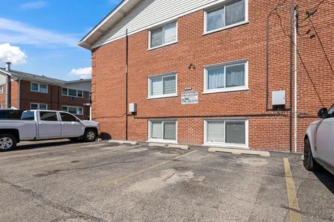 10121 Hartford Court Schiller Park IL 60176