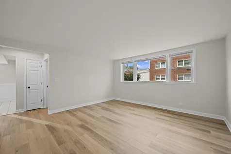 10121 Hartford Court Schiller Park IL 60176