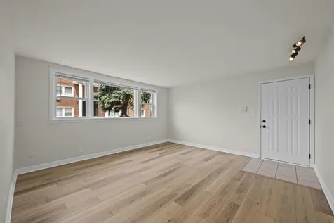 10121 Hartford Court Schiller Park IL 60176