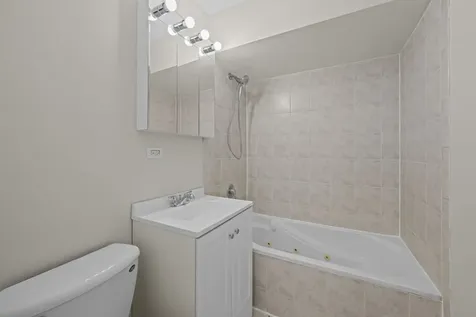 10121 Hartford Court Schiller Park IL 60176