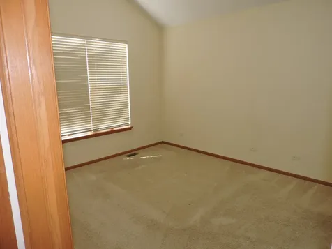5640 Cambridge Way Hanover Park IL 60133
