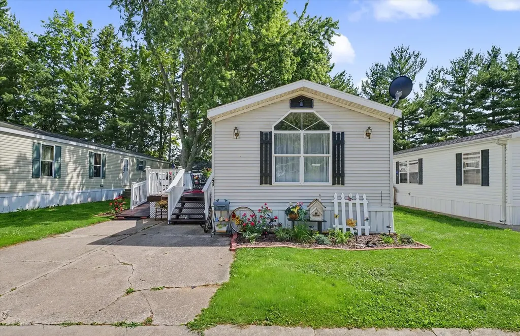 49 Coachman Drive Monticello IL 61856