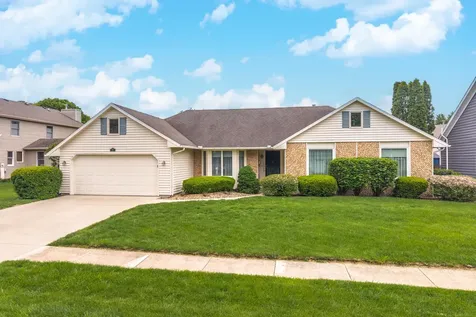 5 Downing Circle Bloomington IL 61704