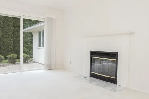 5 Downing Circle Bloomington IL 61704