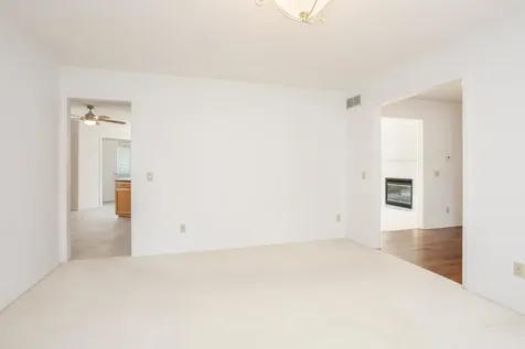 5 Downing Circle Bloomington IL 61704