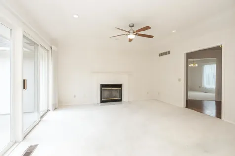5 Downing Circle Bloomington IL 61704