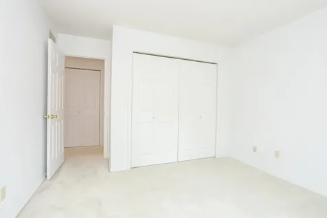 5 Downing Circle Bloomington IL 61704