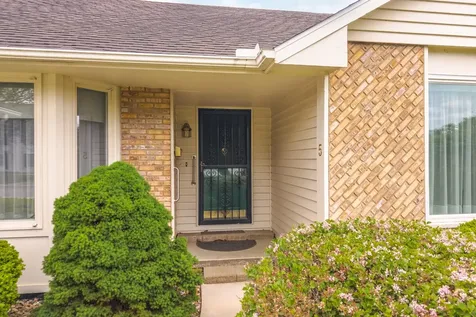 5 Downing Circle Bloomington IL 61704