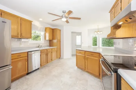5 Downing Circle Bloomington IL 61704