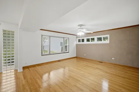 114 North Lancaster Street Mount Prospect IL 60056